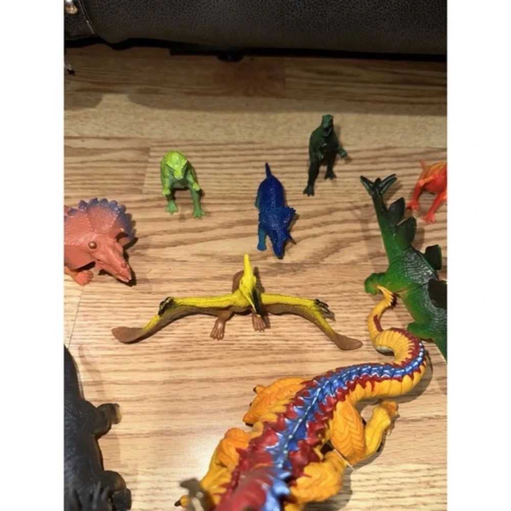 Huge vintage dinosaurs lot some with tags BOLEY, greenbrier,‎ rubber